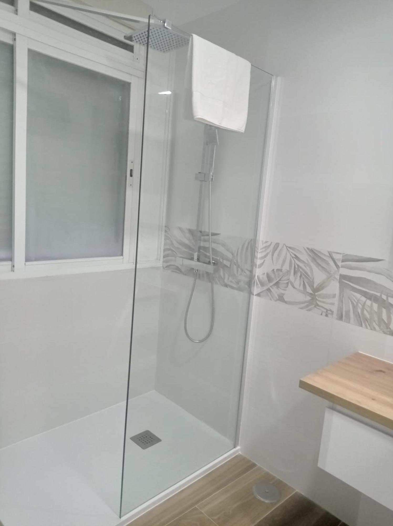 Hostal Fronton Alcobendas Bagian luar foto