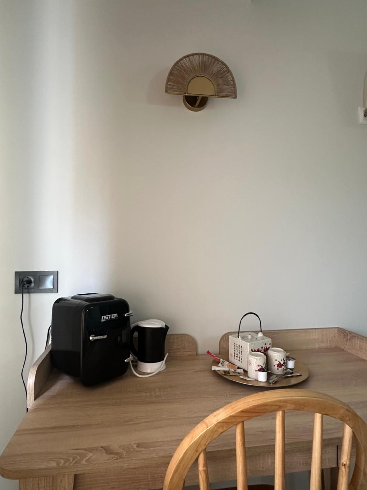 Hostal Fronton Alcobendas Bagian luar foto