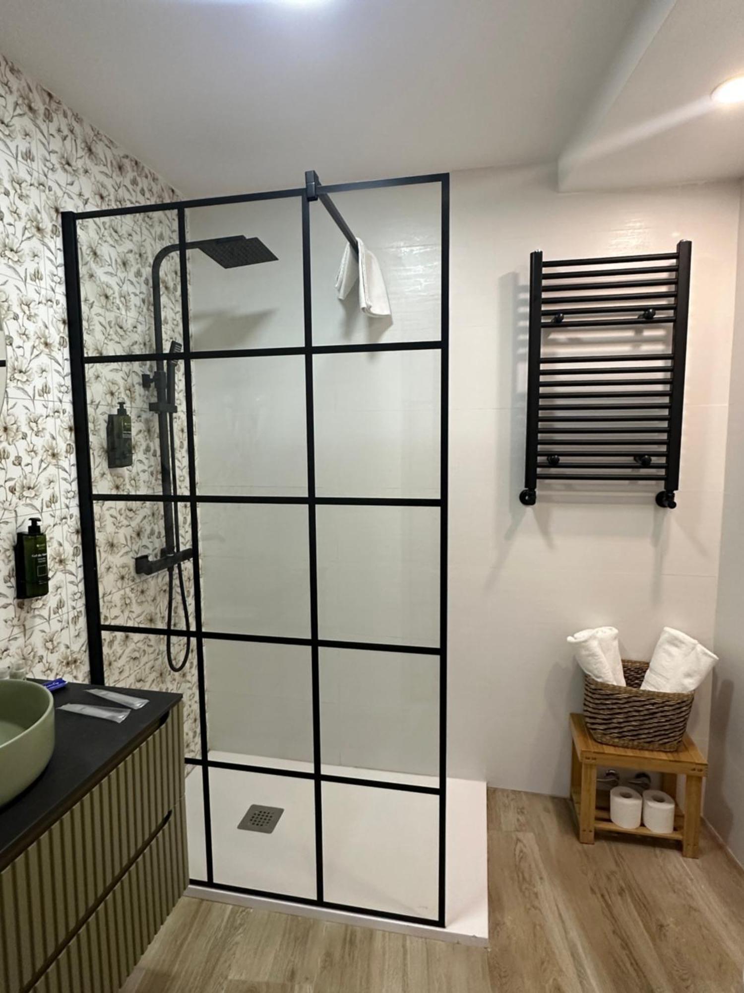 Hostal Fronton Alcobendas Bagian luar foto