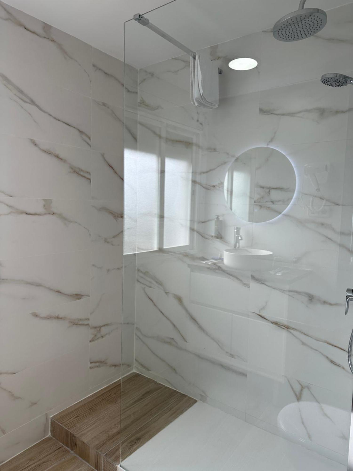 Hostal Fronton Alcobendas Bagian luar foto