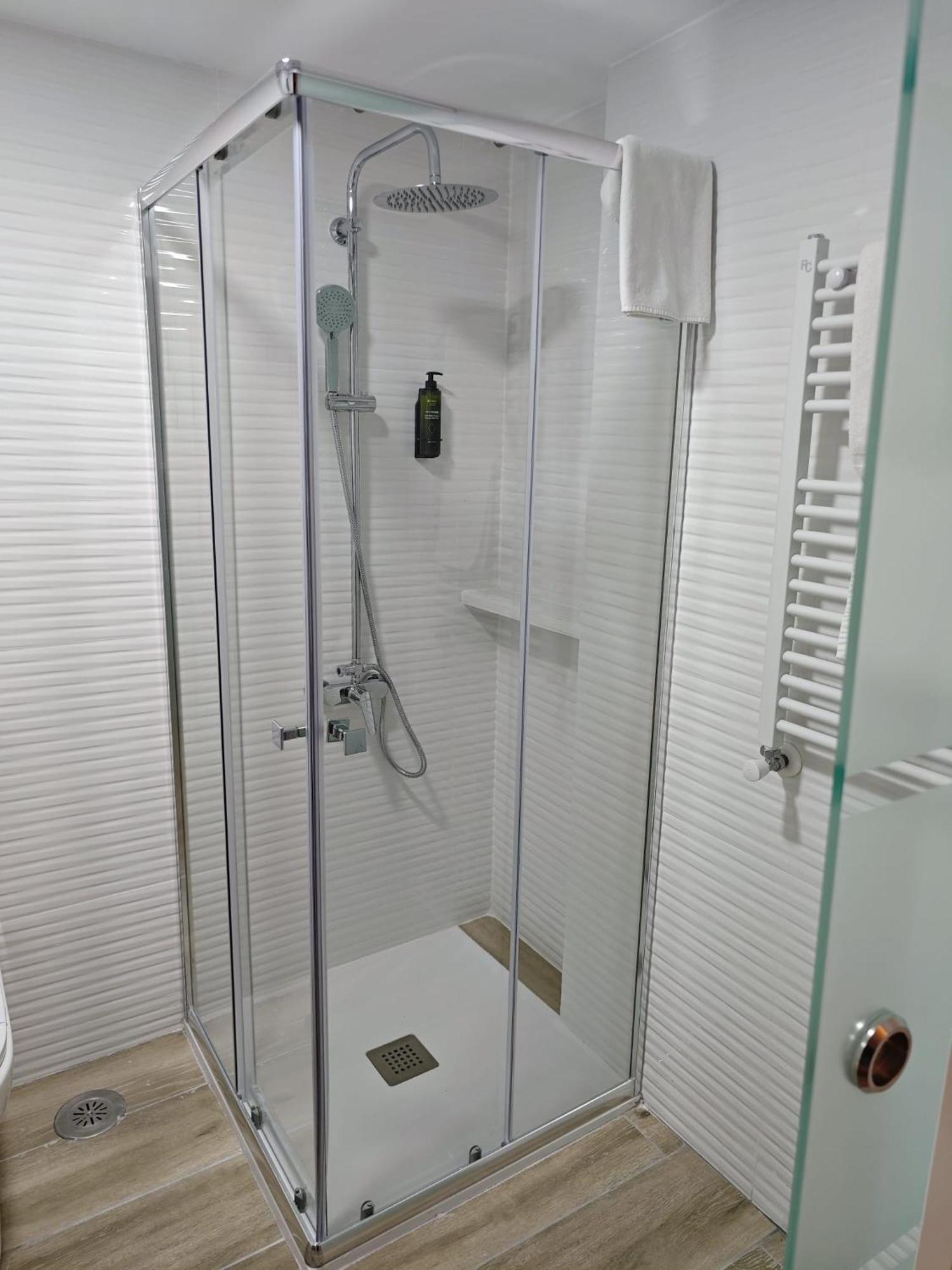Hostal Fronton Alcobendas Bagian luar foto