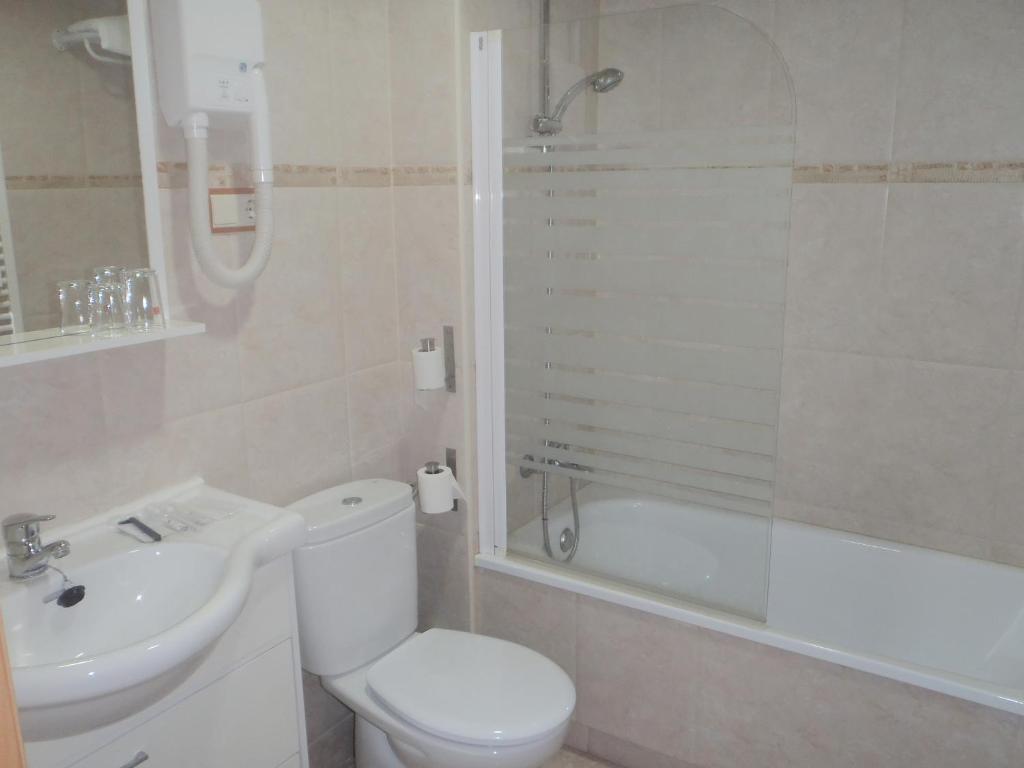 Hostal Fronton Alcobendas Ruang foto